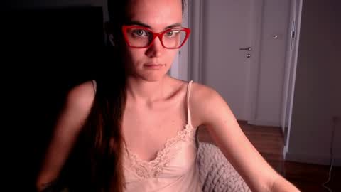 Snapshot of evelyn_gg chatting on 10, 5, 2026 Evelyn online show from 10, 5, 2026