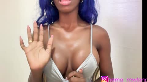 E V E L Y N  online show from 22, 12, 2024