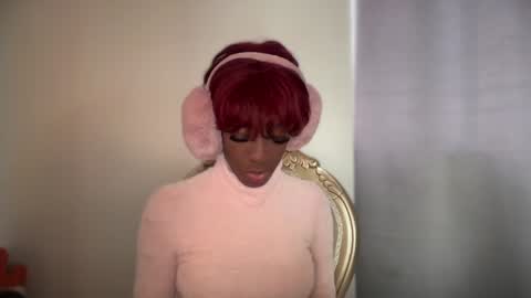 E V E L Y N  online show from 21, 1, 2025