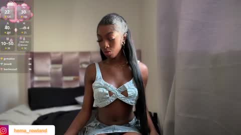 E V E L Y N  online show from 24, 1, 2025