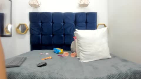 Snapshot of evelyn_morgan1 chatting on 14, 12, 2024 evelyn_morgan1 online show from 14, 12, 2024