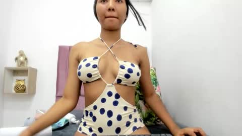 Snapshot of evelyn_morgan1 chatting on 25, 10, 2025 evelyn_morgan1 online show from 25, 10, 2025