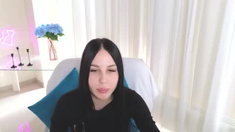 Snapshot of evelynanux chatting on 17, 11, 2025 Evelyn online show from 17, 11, 2025