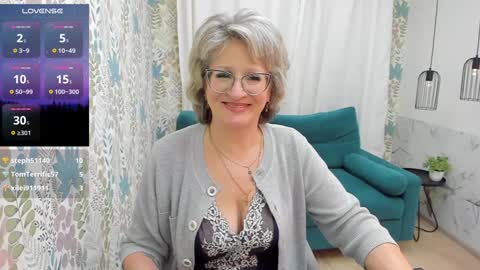 Evelyn online show from 3, 2, 2025