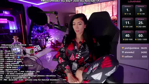 Snapshot of evelyne92 chatting on 29, 12, 2024 Evelyne online show from 29, 12, 2024