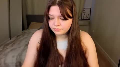 Snapshot of evelyne_loo chatting on 13, 4, 2026 Evelyne Loo online show from 13, 4, 2026