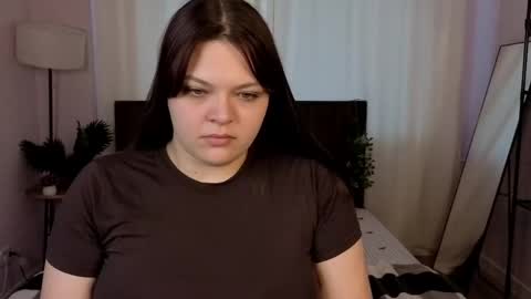 Snapshot of evelyne_loo chatting on 26, 4, 2026 Evelyne Loo online show from 26, 4, 2026
