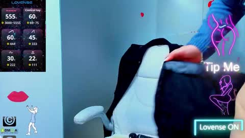 Snapshot of evelyne_rose chatting on 20, 11, 2025 evelyne_rose online show from 20, 11, 2025