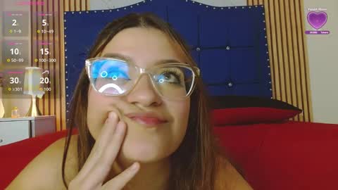 Snapshot of evelynfire2 chatting on 19, 11, 2025 evelynfire2 online show from 19, 11, 2025