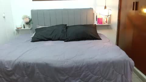 evelynn_fox_ online show from 25, 7, 2026