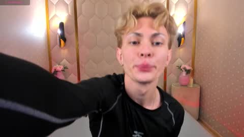 Snapshot of even_vrot chatting on 21, 11, 2025 Even online show from 21, 11, 2025