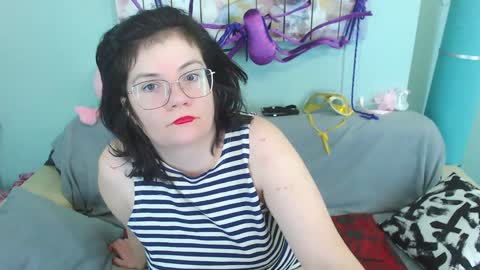 Snapshot of everly_rays chatting on 13, 12, 2024 Everly online show from 13, 12, 2024