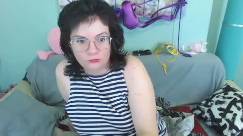 Snapshot of everly_rays chatting on 14, 12, 2024 Everly online show from 14, 12, 2024