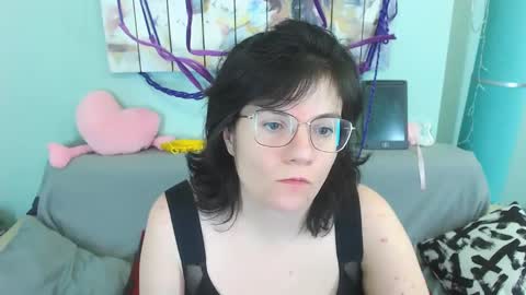 Snapshot of everly_rays chatting on 17, 12, 2024 Everly online show from 17, 12, 2024