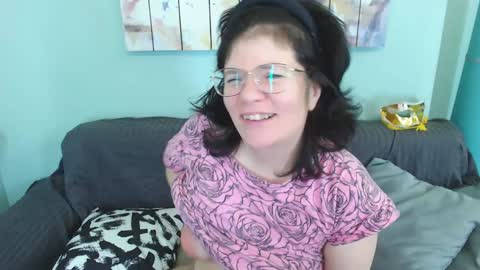 Snapshot of everly_rays chatting on 12, 1, 2025 Everly online show from 12, 1, 2025