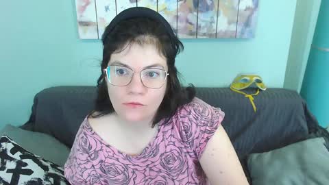 Snapshot of everly_rays chatting on 6, 2, 2025 Everly online show from 6, 2, 2025