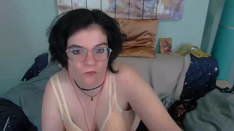 Snapshot of everly_rays chatting on 12, 11, 2025 Everly online show from 12, 11, 2025