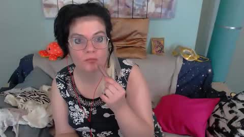 Snapshot of everly_rays chatting on 25, 11, 2025 Everly online show from 25, 11, 2025