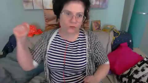 Snapshot of everly_rays chatting on 28, 11, 2025 Everly online show from 28, 11, 2025