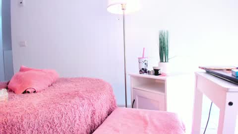 Snapshot of eves_bodyxxx chatting on 15, 12, 2024 Sensation Body online show from 15, 12, 2024