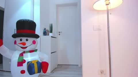 Snapshot of eves_bodyxxx chatting on 22, 12, 2024 Sensation Body online show from 22, 12, 2024