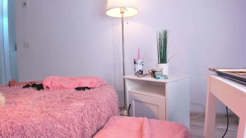 Snapshot of eves_bodyxxx chatting on 23, 12, 2024 Sensation Body online show from 23, 12, 2024