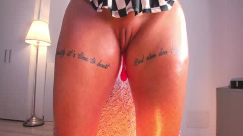 Snapshot of eves_bodyxxx chatting on 4, 2, 2025 Sensation Body online show from 4, 2, 2025