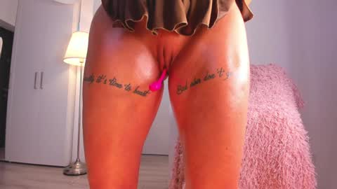 Snapshot of eves_bodyxxx chatting on 7, 2, 2025 Sensation Body online show from 7, 2, 2025