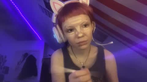 Snapshot of evettezirin chatting on 28, 11, 2025 Sky online show from 28, 11, 2025