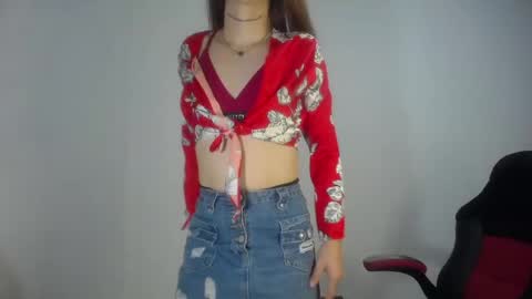 Snapshot of evi_kitty chatting on 7, 2, 2025 Evi online show from 7, 2, 2025