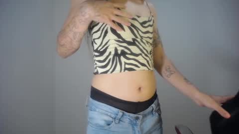 Snapshot of evi_kitty chatting on 27, 2, 2025 Evi online show from 27, 2, 2025