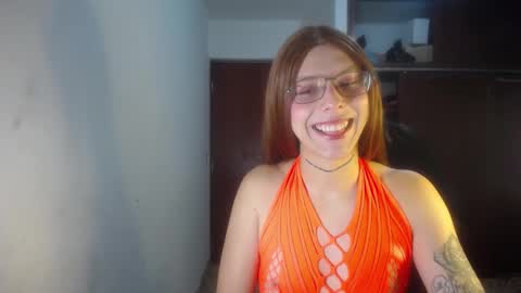 Snapshot of evi_kitty chatting on 15, 11, 2025 Evi online show from 15, 11, 2025