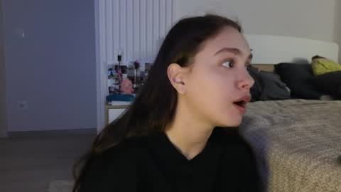 evi_woow online show from 15, 4, 2026