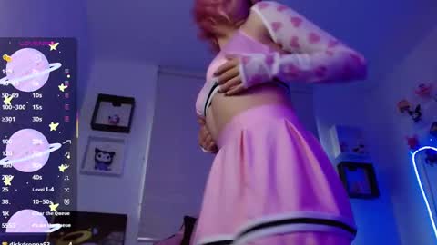 Evie Cloud online show from 30, 9, 2025