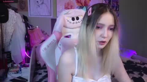 Evie online show from 2, 2, 2025