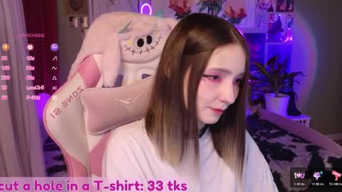 Evie online show from 12, 4, 2026