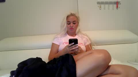 Badblondebunny online show from 14, 12, 2024