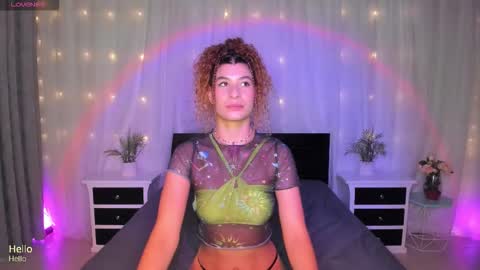 Snapshot of evoletbee chatting on 18, 11, 2025 Evolet online show from 18, 11, 2025