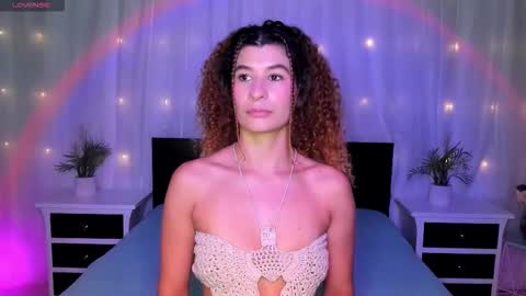 Snapshot of evoletbee chatting on 20, 12, 2025 Evolet online show from 20, 12, 2025