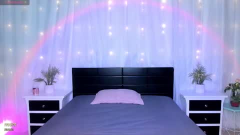 Snapshot of evoletbee chatting on 21, 2, 2026 Evolet online show from 21, 2, 2026