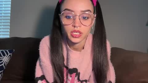 evusixx online show from 31, 10, 2025