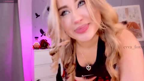evva_foxxy online show from 4, 11, 2025