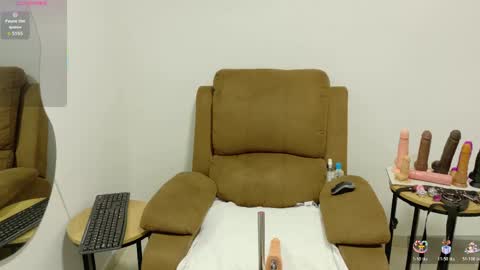 Snapshot of evvaa_moon chatting on 22, 5, 2026 evvaa_moon online show from 22, 5, 2026