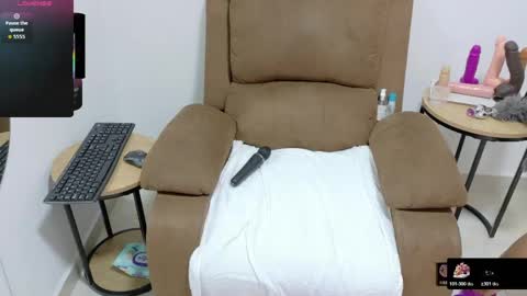 Snapshot of evvaa_moon chatting on 3, 6, 2026 evvaa_moon online show from 3, 6, 2026