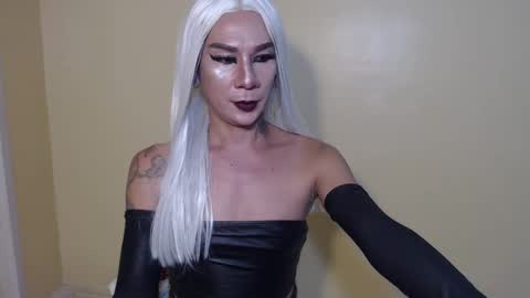 Snapshot of evy_hot_xx90 chatting on 19, 12, 2024 goddess evy-DONT FORGET TO GIVE ME A THUMBS UP AND FOLLOW online show from 19, 12, 2024