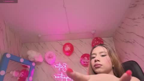 Snapshot of evy_lux_v chatting on 14, 11, 2025 Hi Stream 1000pm to 600am online show from 14, 11, 2025