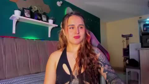 Snapshot of evy_orange1 chatting on 21, 7, 2026 EVY online show from 21, 7, 2026