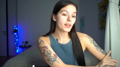 ewelynscott online show from 2, 12, 2025