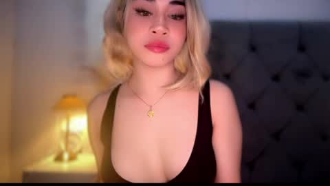 Snapshot of expensivets_chloe chatting on 26, 5, 2026 chloee online show from 26, 5, 2026