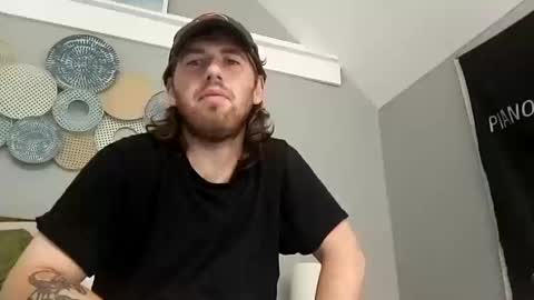 Snapshot of explosive_andyy chatting on 13, 10, 2025 Explosivee andyy online show from 13, 10, 2025